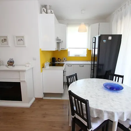 Apartment Ernesta *