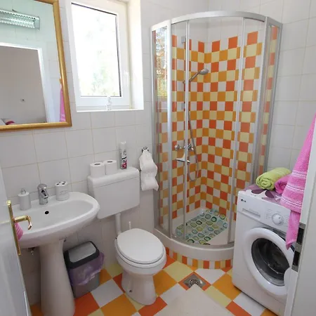 Ernesta Apartment *